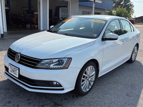 Used 2016 Volkswagen Jetta SEL w/ Lighting Package image 4