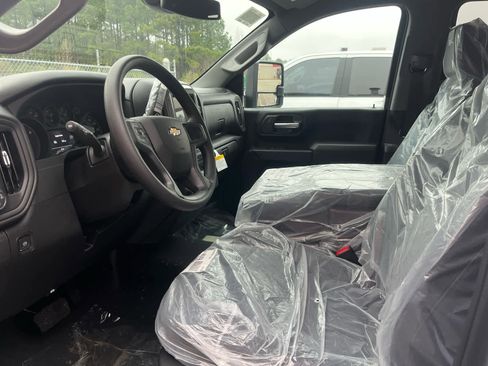 New 2026 Chevrolet Silverado 2500 Custom image 2