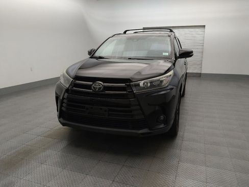 Used 2019 Toyota Highlander SE image 15