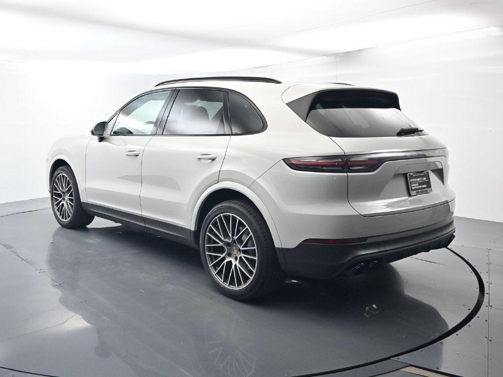 Certified 2023 Porsche Cayenne AWD/4WD image 3