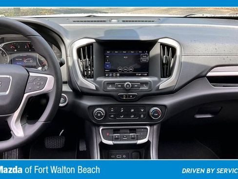 Used 2022 GMC Terrain SLE FWD image 9