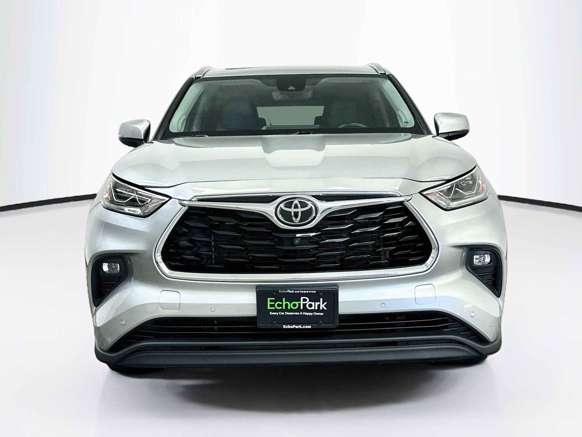 Used 2021 Toyota Highlander Limited AWD/4WD image 2