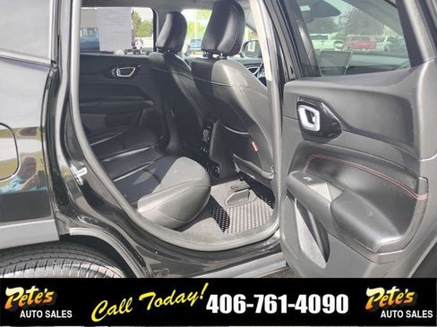 Used 2022 Jeep Compass Trailhawk w/ Trailhawk Elite Group AWD/4WD image 16