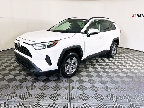 Used 2024 Toyota RAV4 XLE image 7