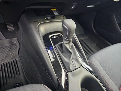 Used 2025 Toyota Corolla SE image 37