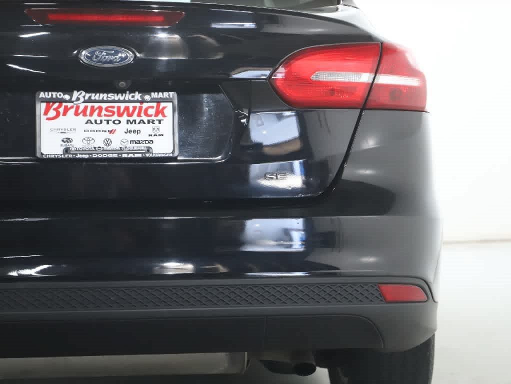Used 2017 Ford Focus SE FWD image 41