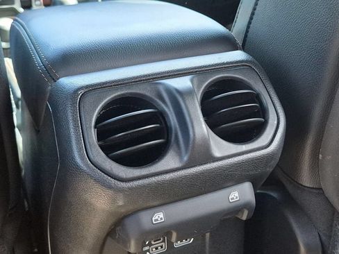 Used 2021 Jeep Wrangler Unlimited Rubicon AWD/4WD image 24