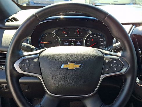 Used 2023 Chevrolet Traverse LT AWD/4WD image 21