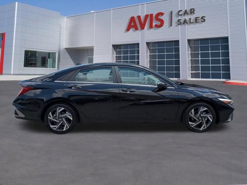 Used 2025 Hyundai Elantra SEL FWD image 5