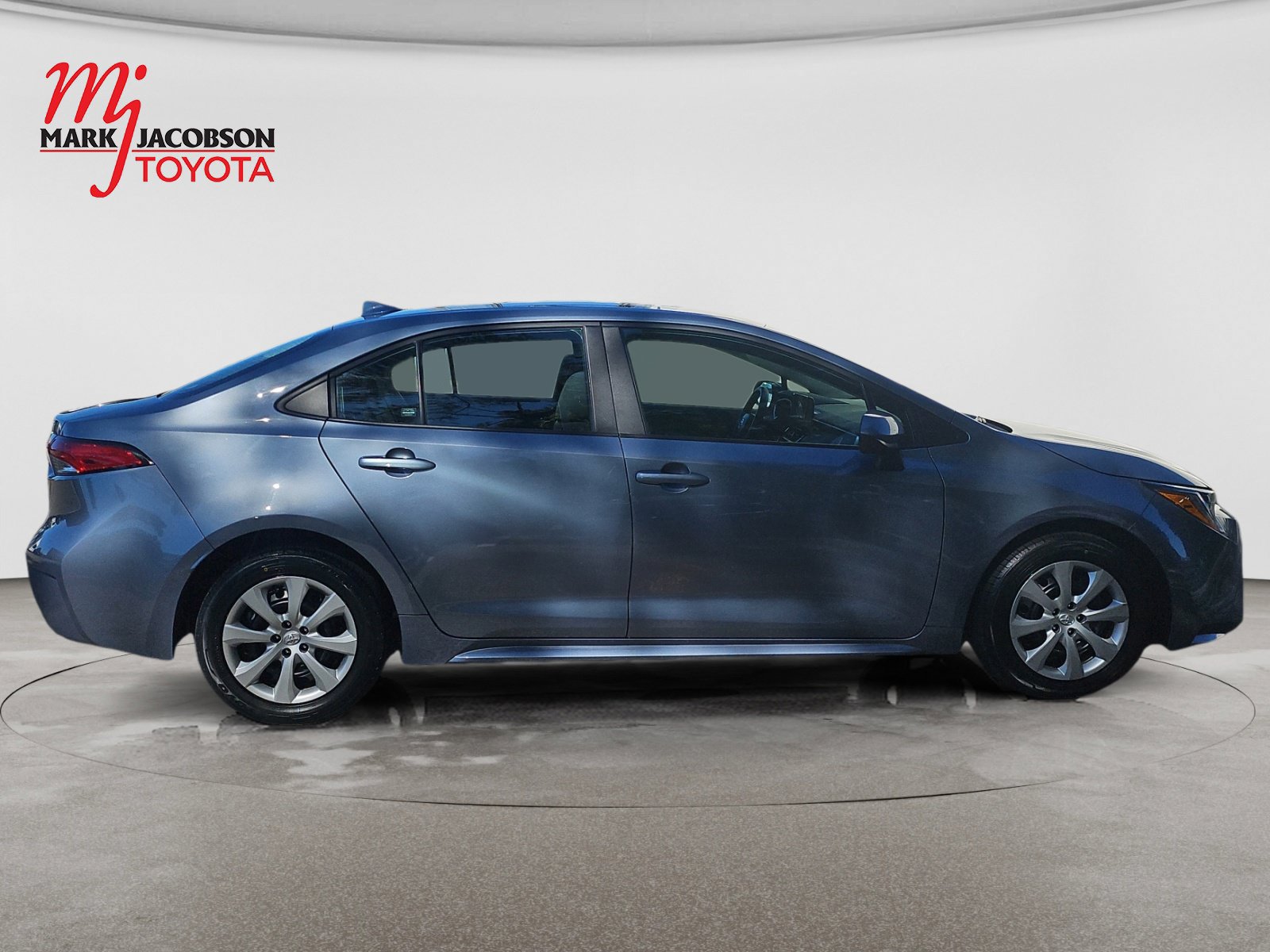 Used 2025 Toyota Corolla LE FWD image 7
