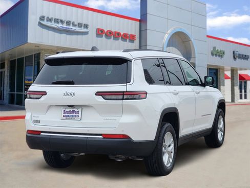 New 2025 Jeep Grand Cherokee L Laredo image 5