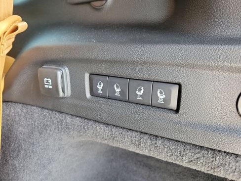 Used 2023 Jeep Grand Cherokee L Summit w/ Luxury Tech Group V AWD/4WD image 14