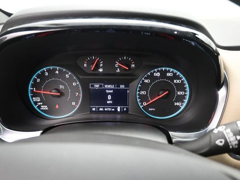 Used 2023 Chevrolet Traverse LS image 12