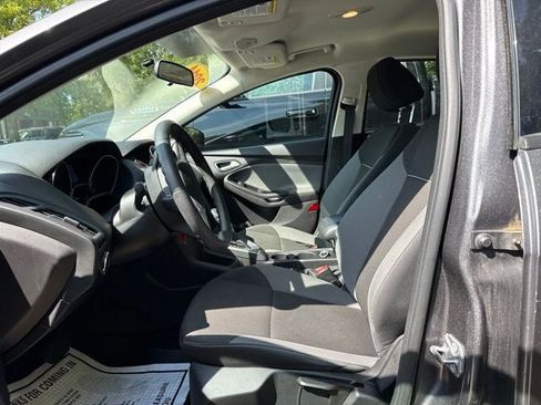 Used 2014 Ford Focus SE FWD image 9