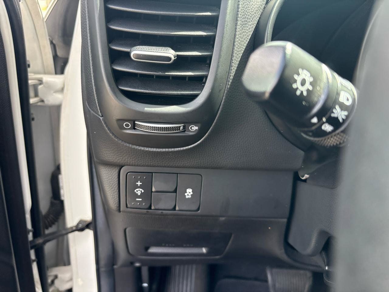 Used 2018 Kia Soul + FWD image 14