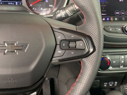 Used 2023 Chevrolet TrailBlazer RS FWD image 21