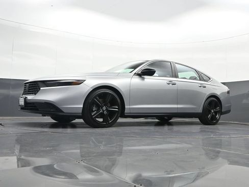 Used 2024 Honda Accord Sport image 29