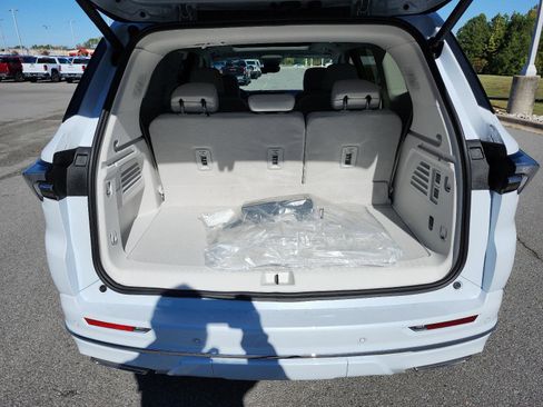 New 2026 Buick Enclave Avenir w/ Super Cruise Package image 8