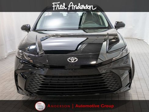 Used 2025 Toyota Camry LE FWD image 2