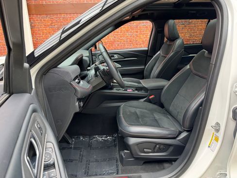 Used 2025 Ford Explorer ST w/ Sun And Sound Package AWD/4WD image 23