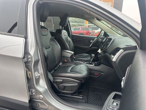 Used 2015 Jeep Cherokee Trailhawk w/ Leather Interior Group image 24