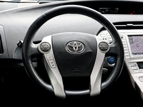 Used 2012 Toyota Prius Four w/ Deluxe Solar Roof Pkg FWD image 6