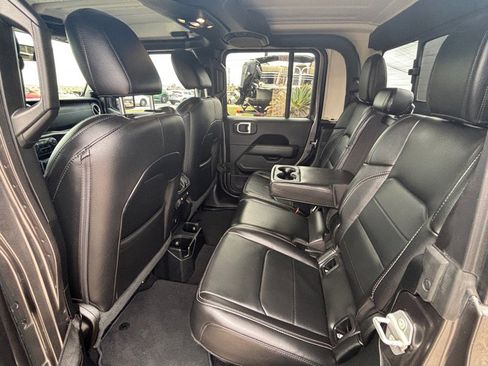 Used 2020 Jeep Gladiator Overland w/ Dual Top Group image 14