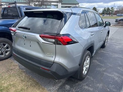 Used 2019 Toyota RAV4 XLE image 9