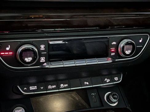 Used 2018 Audi Q5 2.0T Premium Plus w/ Premium Plus Package image 12