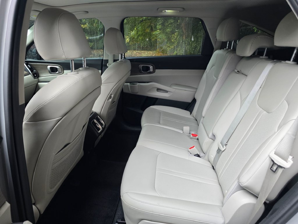 Certified 2023 Kia Sorento S w/ Panoramic Sunroof Package AWD/4WD image 9