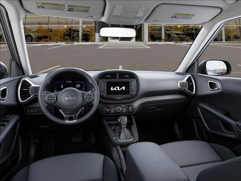 Used 2025 Kia Soul LX w/ LX Technology Package image 14