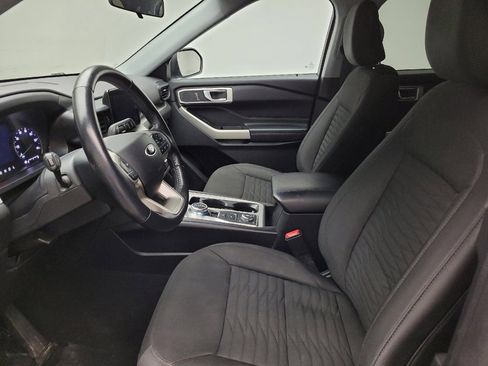 Used 2021 Ford Explorer XLT image 17
