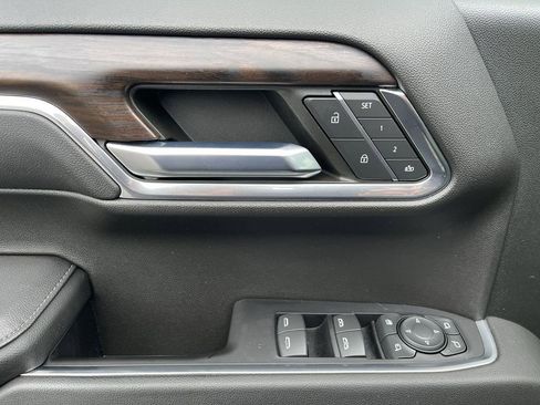 Used 2022 GMC Sierra 1500 SLT w/ SLT Convenience Package image 23