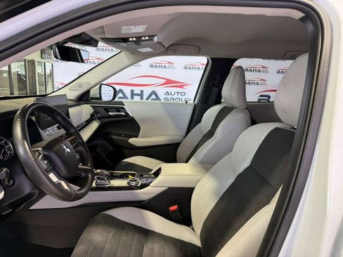 Used 2025 Mitsubishi Outlander Trail Edition image 29