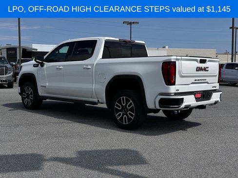 Used 2023 GMC Sierra 1500 AT4 w/ Technology Package AWD/4WD image 8