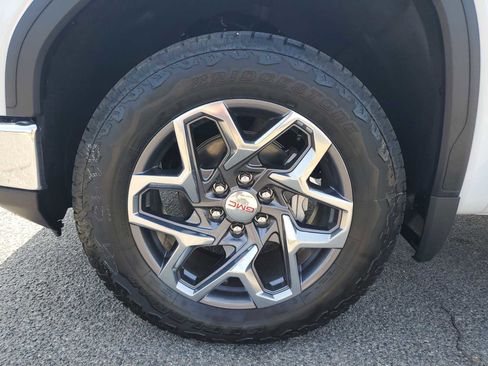 New 2026 GMC Sierra 1500 SLT AWD/4WD image 10