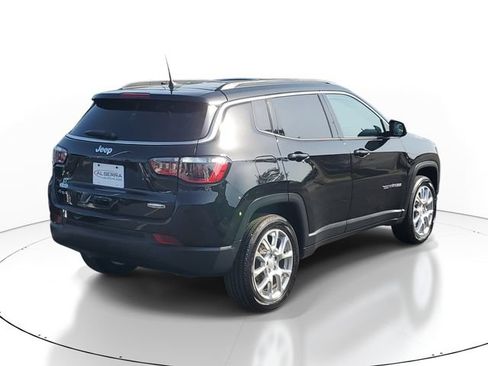 Used 2023 Jeep Compass Latitude AWD/4WD image 4