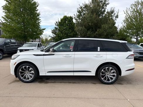 New 2026 Lincoln Aviator AWD image 9