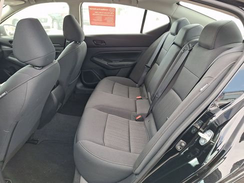 Used 2024 Nissan Altima 2.5 SV w/ SV Premium Package image 10