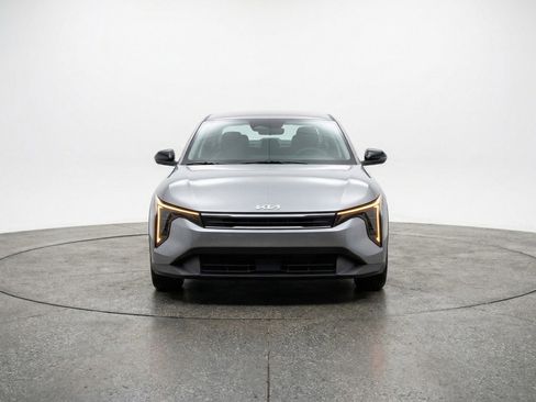 Used 2025 Kia K4 LXS image 2