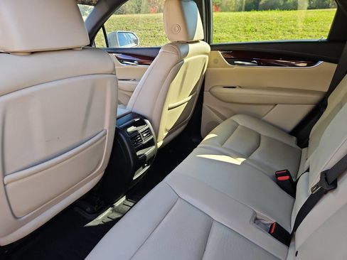 Used 2017 Cadillac XT5 Luxury w/ Driver Awareness Package image 12