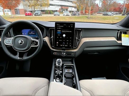 New 2026 Volvo XC60 B5 Core w/ Protection Package Premier image 7