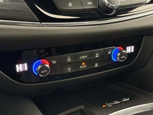 Used 2024 Buick Enclave Essence image 25