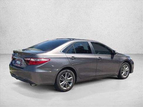 Used 2015 Toyota Camry SE FWD image 5