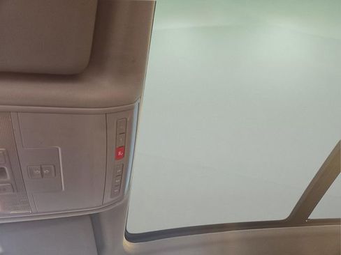 Used 2018 Volkswagen Atlas SEL Premium image 25