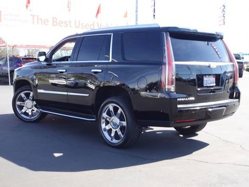 Used 2018 Cadillac Escalade Luxury image 9