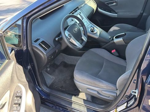 Used 2013 Toyota Prius Two FWD image 9