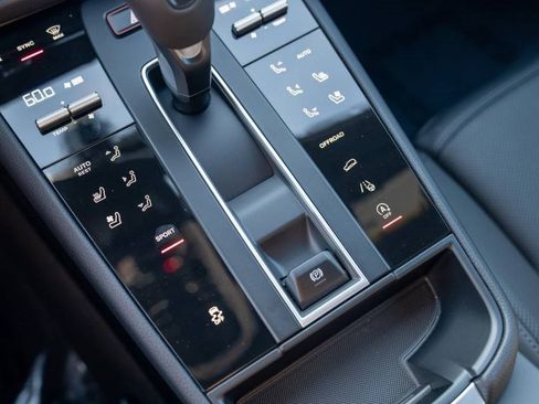 New 2026 Porsche Macan AWD/4WD image 21