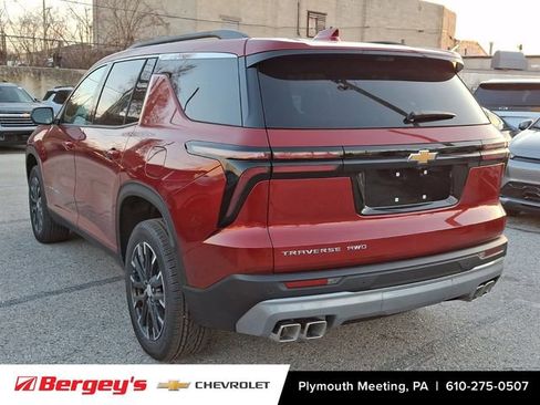 New 2026 Chevrolet Traverse LT w/ Sun and Wheel Package AWD/4WD image 4