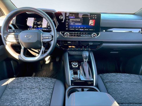 Used 2024 Chevrolet Colorado Z71 w/ Z71 Convenience Package 2 image 16